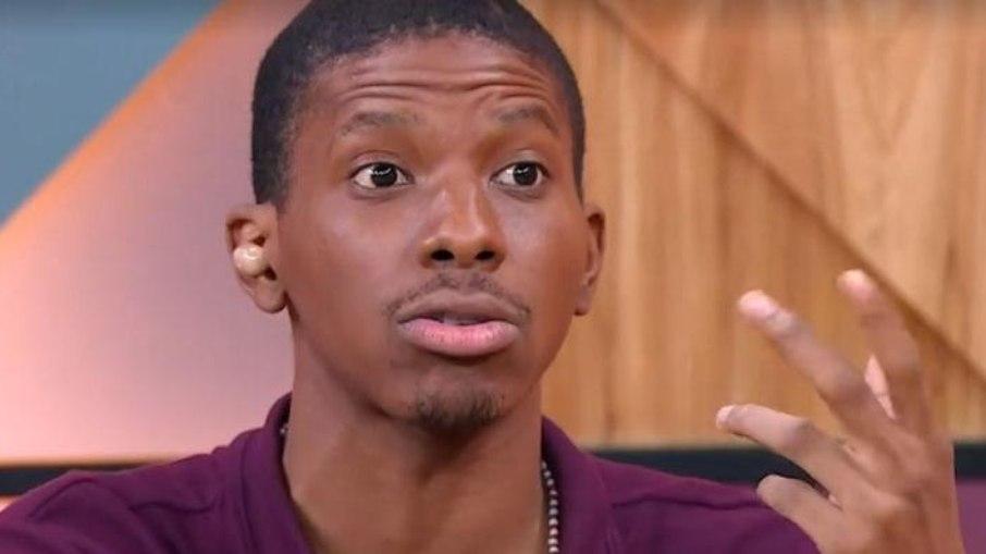 Lucas Penteado dá depoimento e nega ter deixado ex em cárcere privado