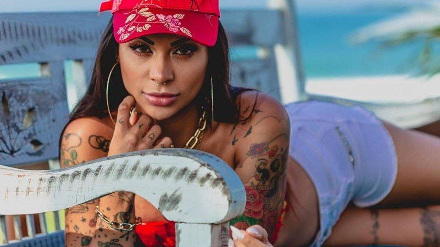 Marido de MC Marcelly é preso por agressão e cárcere privado