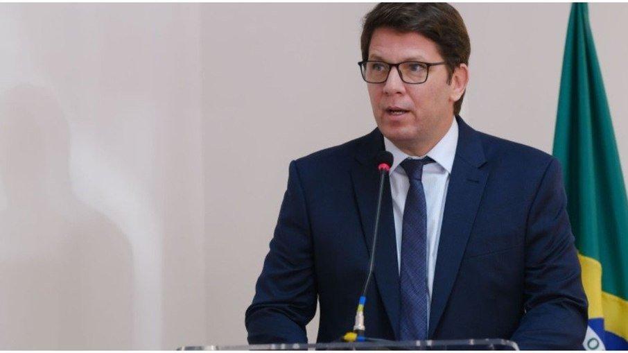 Mário Frias leva dura de ex-empresário: 'Não chame TV Globo de lixo'