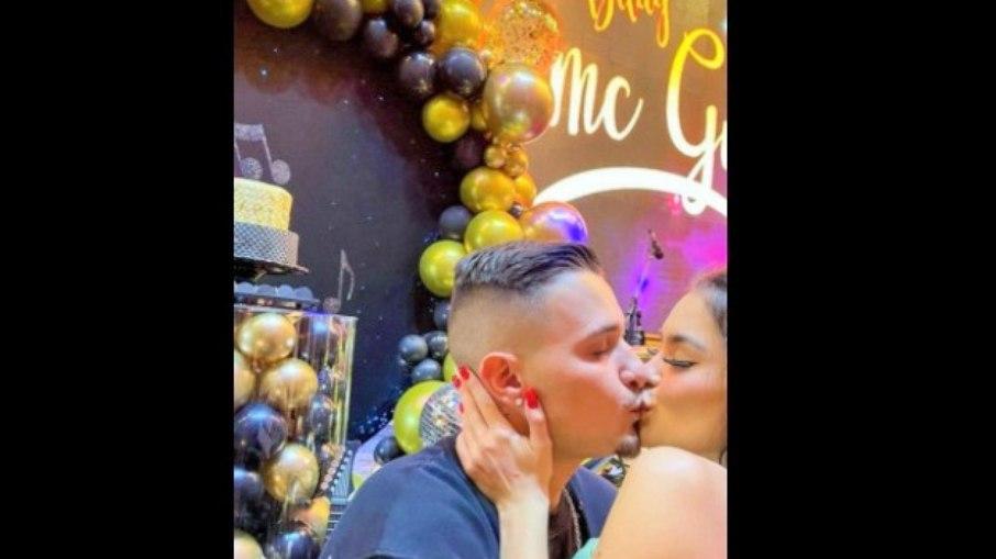 Na pandemia, MC Gui faz festa para comemorar 23 anos