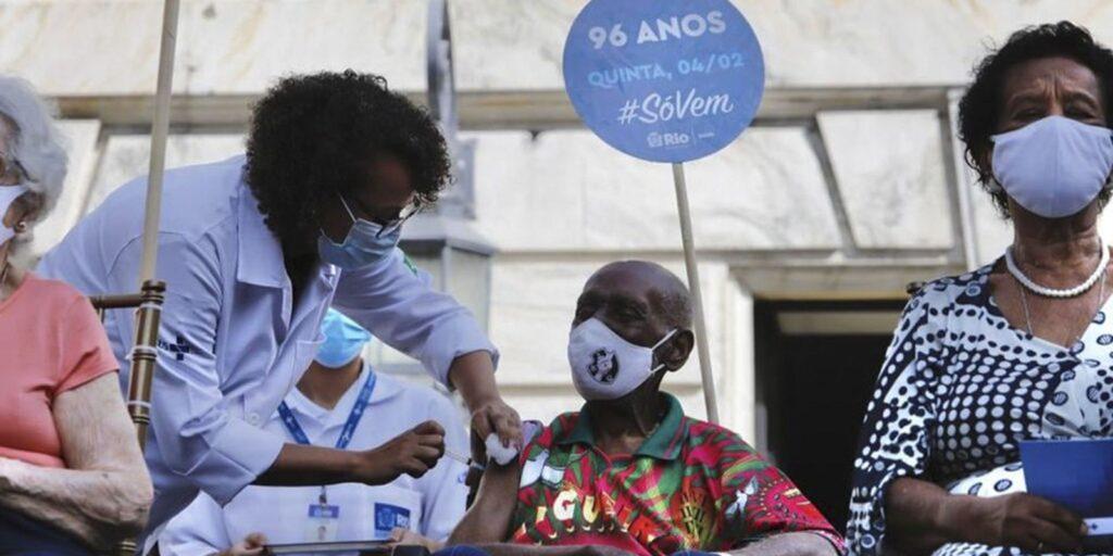 Nelson Sargento morre no Rio aos 96 anos