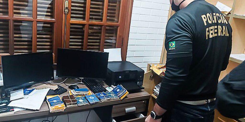 Operação contra fraudes no INSS é deflagrada pela PF na Grande SP