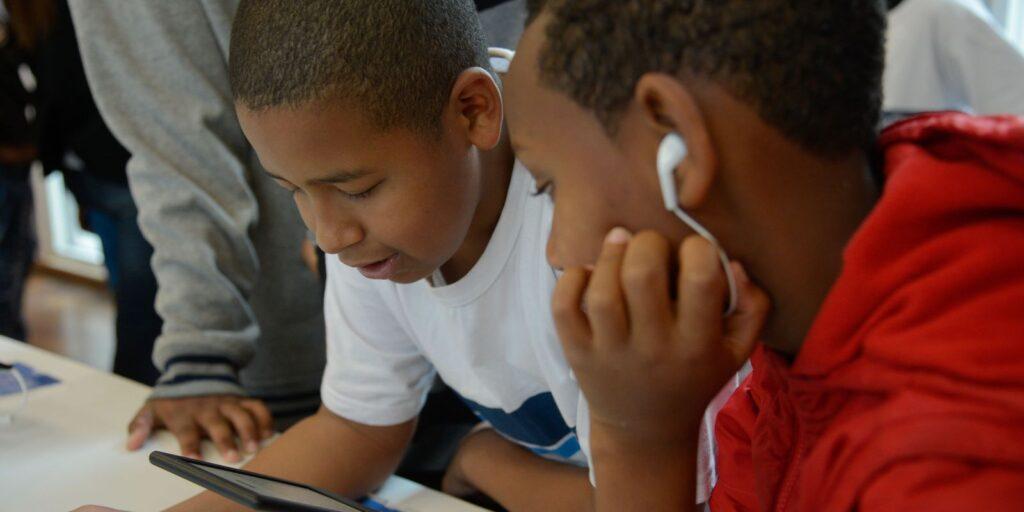 Projeto Horizontes leva tecnologia e educação para jovens