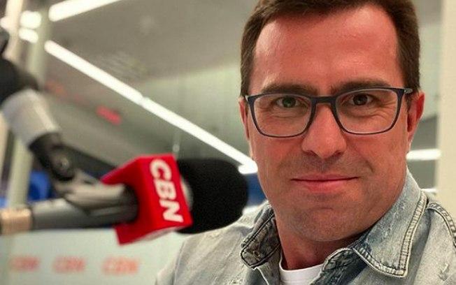 Rodrigo Bocardi se emociona durante o 