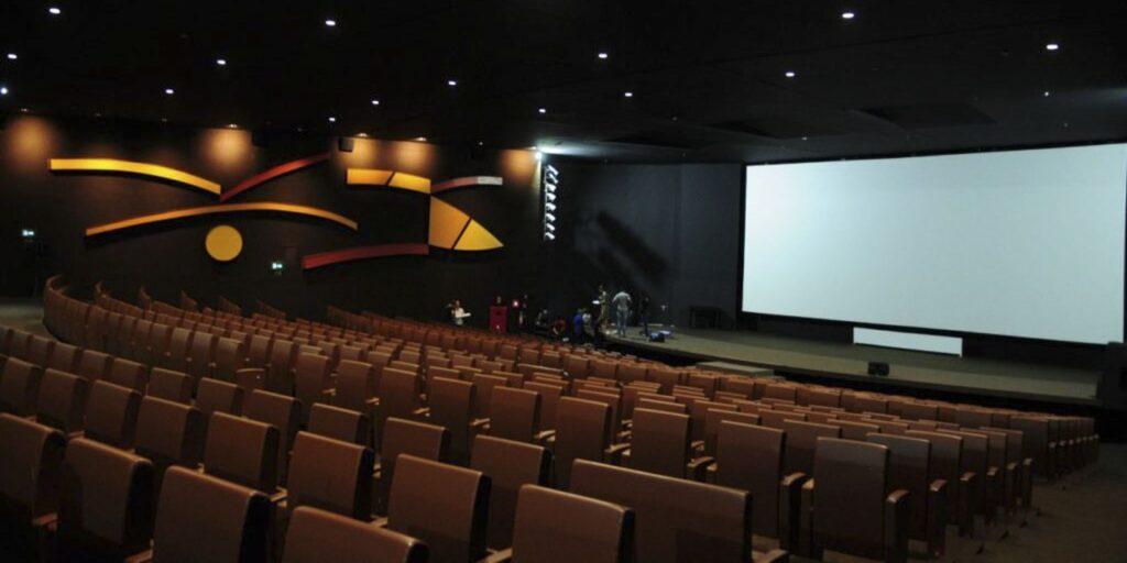 Senado aprova novo prazo para adaptação de cinemas à acessibilidade