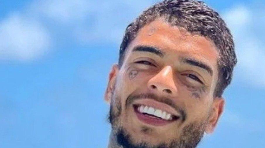 Site francês cita drogas e traição ao noticiar morte de MC Kevin