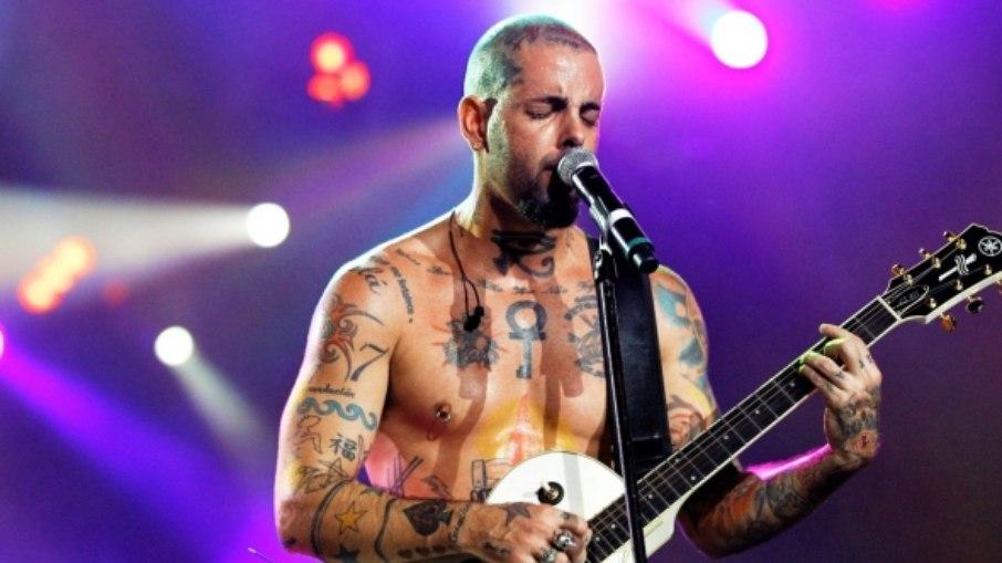 Tico Santa Cruz diz que seus investimentos são em maconha