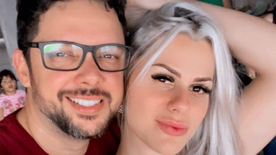 Affair de Eduardo Costa cobrava para responder perguntas sobre sexo com o marido