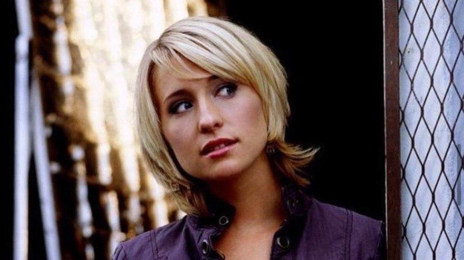 Atriz de 'Smallville' é condenada a três anos de prisão por caso de culto sexual