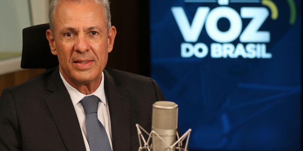 Bento Albuquerque discute crise hídrica e energética no Brasil