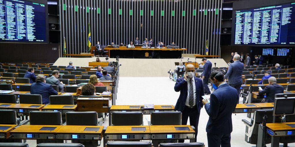 Câmara aprova paridade em conferências de assistência social