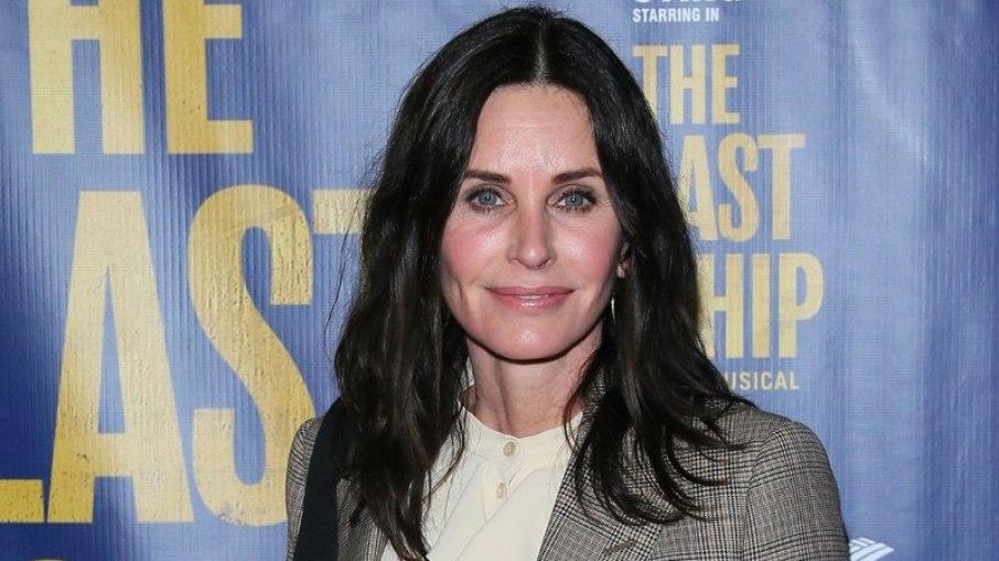 Courteney Cox diz que tem mágoa por ser a única de Friends sem indicação no Emmy