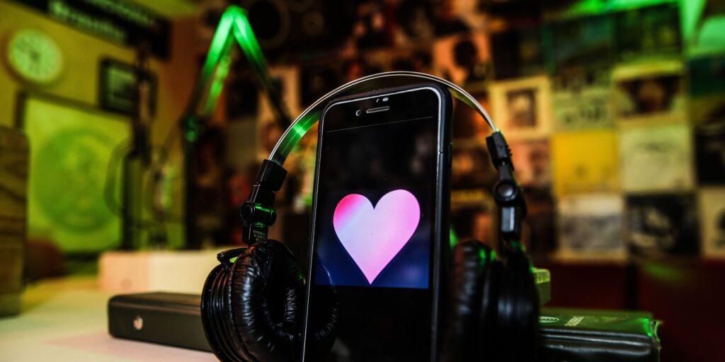 Ecad tem mais de 132 mil músicas cadastradas com amor no título