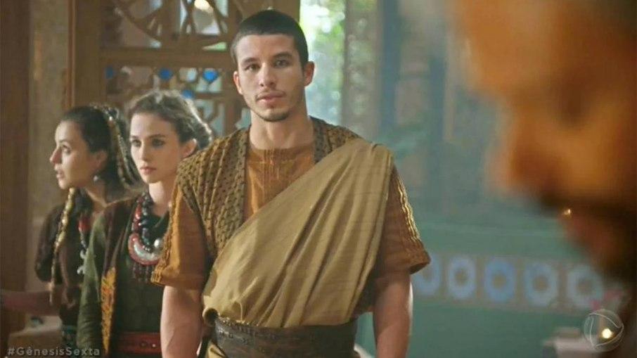 Golpista finge ser ator em aplicativo de relacionamentos