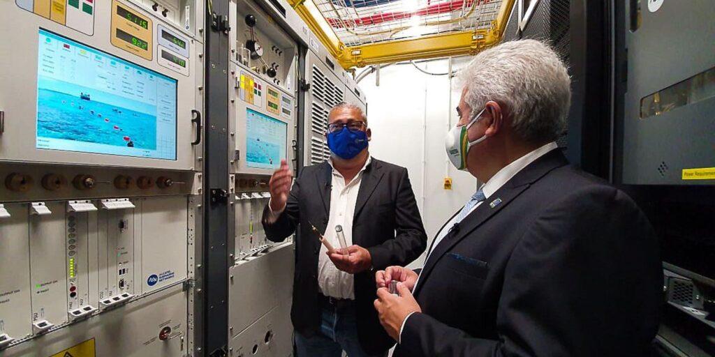 Governo inaugura cabo submarino que conecta Brasil à Europa