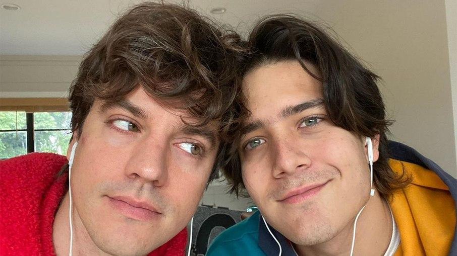 Irmão de Luciano Huck posta foto com o marido: 