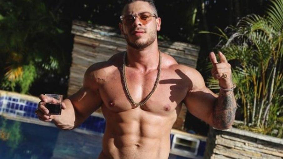 Léo Stronda é processado após sortear iPhone e não entregar prêmio