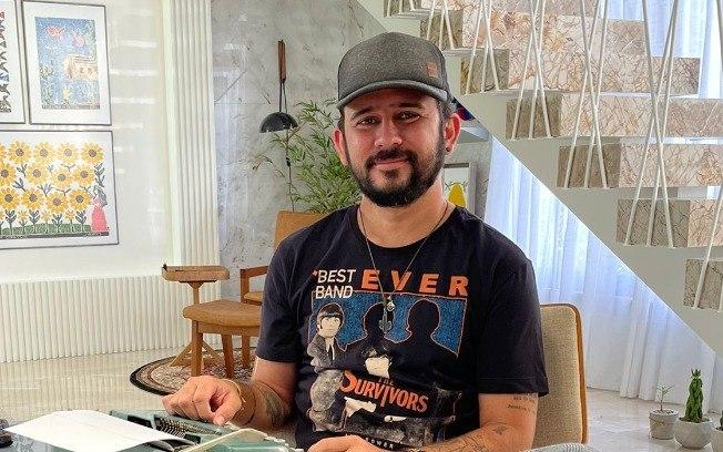 O poeta Braulio Bressa comemora vitória contra o COVID