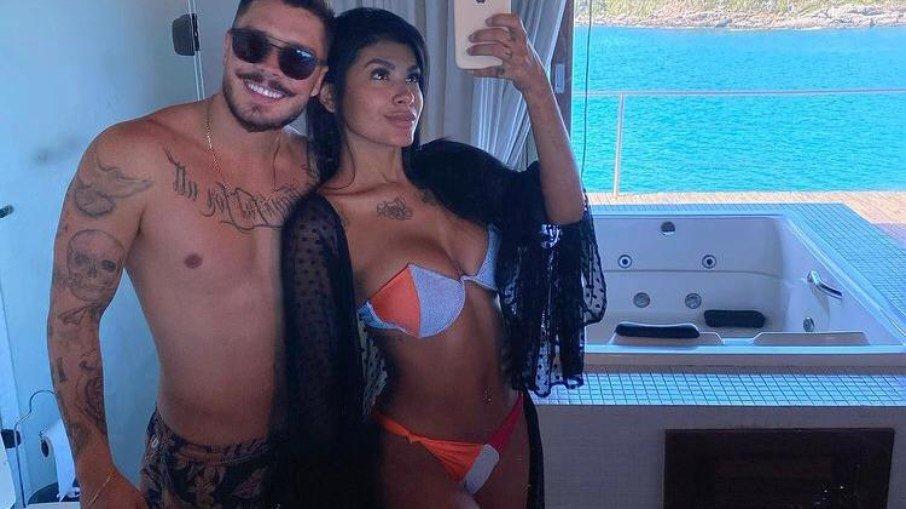 Pocah revela que já desmaiou na 'hora H' com o noivo Ronan