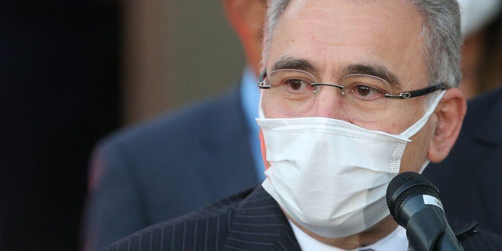 Queiroga defende revisão de tributos cobrados de produtos tabagistas