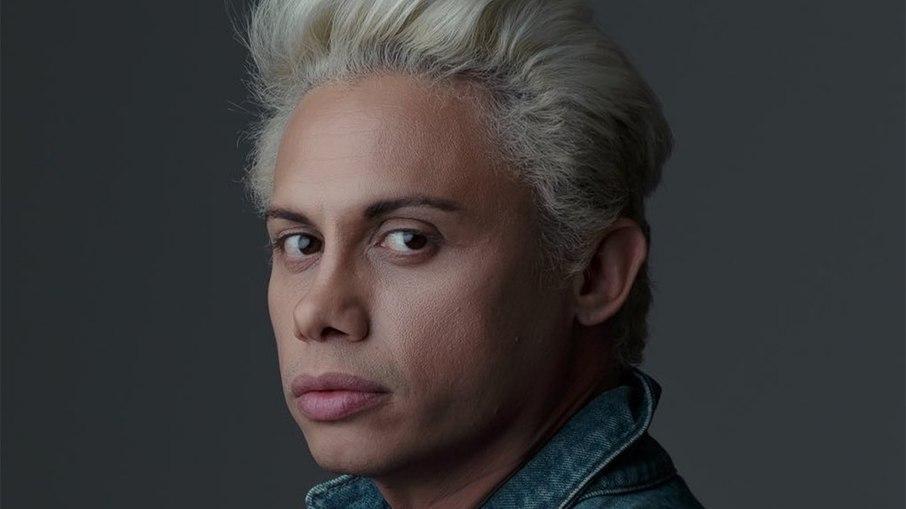 Silvero Pereira vai interpretar Clodovil Hernandes em série