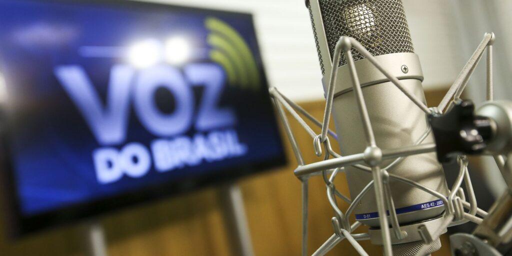 A Voz do Brasil 86 anos: conheça quem faz o programa