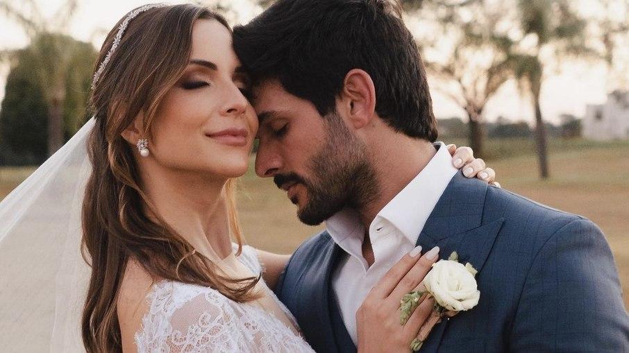 Ana Lúcia Vilela compartilha renovação com ex-BBB Lucas Fernandes em resort