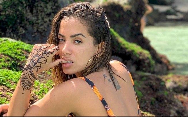 Anitta beija cantor Lunay e fãs especulam que ela se separou de bilionário