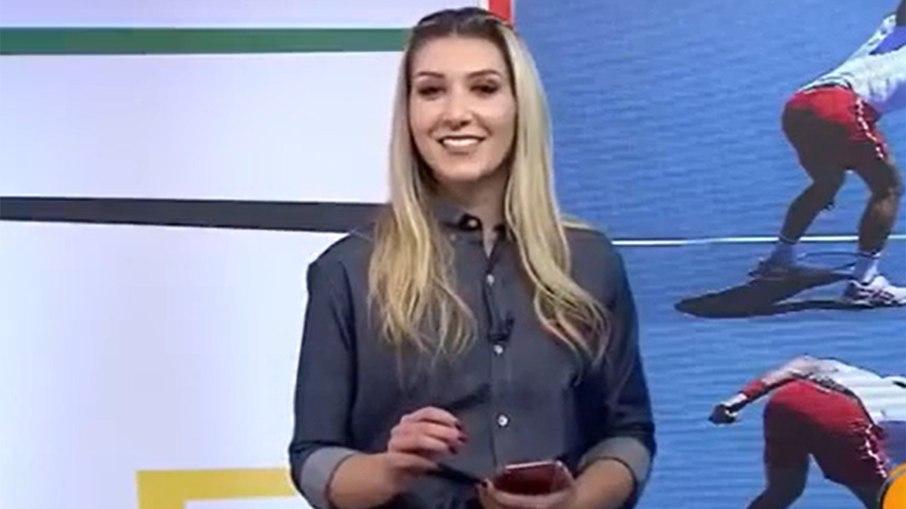 Apresentadora da Band solta palavrão ao vivo e deixa colegas chocados