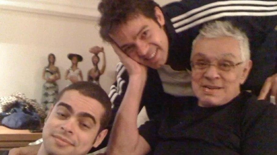 Bruno Mazzeo lamenta a morte do irmão, Cícero: 'Até um dia'