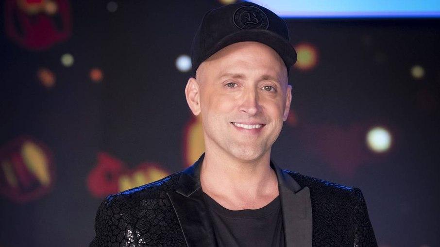 Desfile da São Clemente sobre Paulo Gustavo terá carro alegórico para família