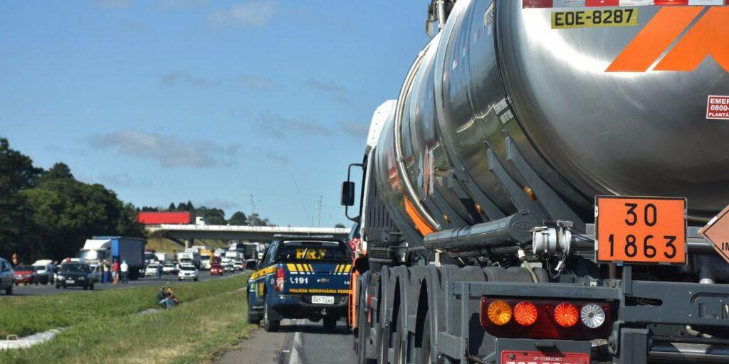 Feriado em São Paulo movimenta rodovias do estado até domingo