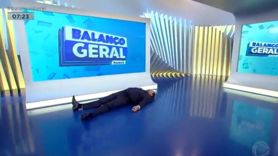 Geraldo Luís assusta ao aparecer caído no 