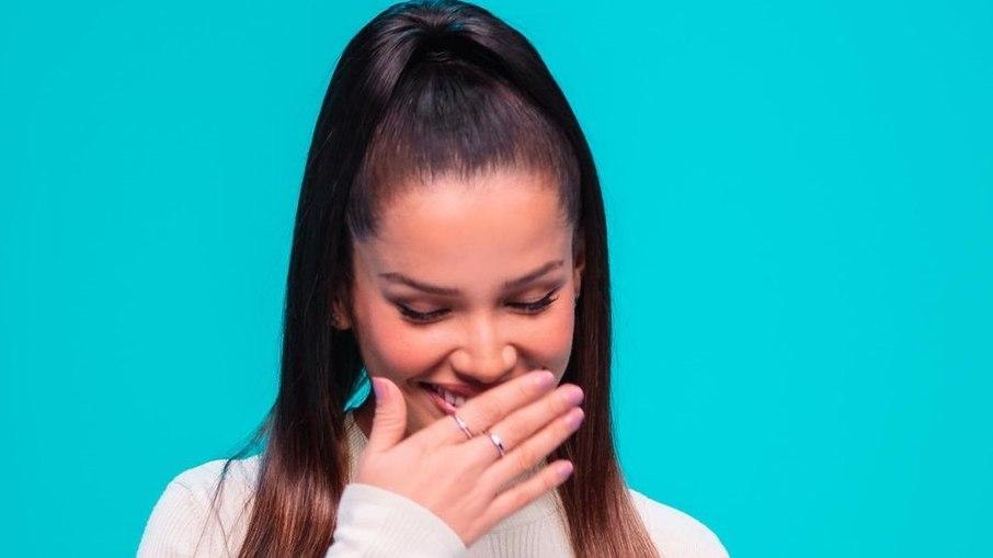 Juliette Freire curte músculos de Luan Santana