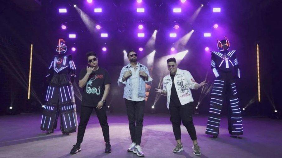 Latino tira DJ Ivis de clipe: 'prejuízo infinitamente menor que o da Pamella'