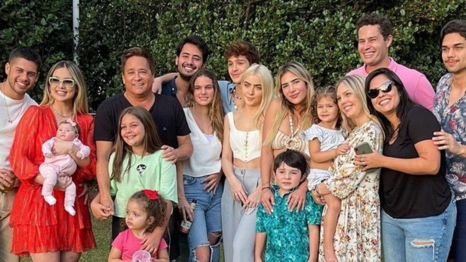 Leonardo celebra 58 anos ao lado de familiares em Goiás