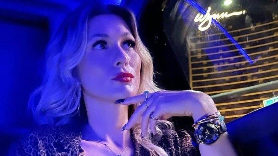 Lívia Andrade prova comida com ouro em Las Vegas: 