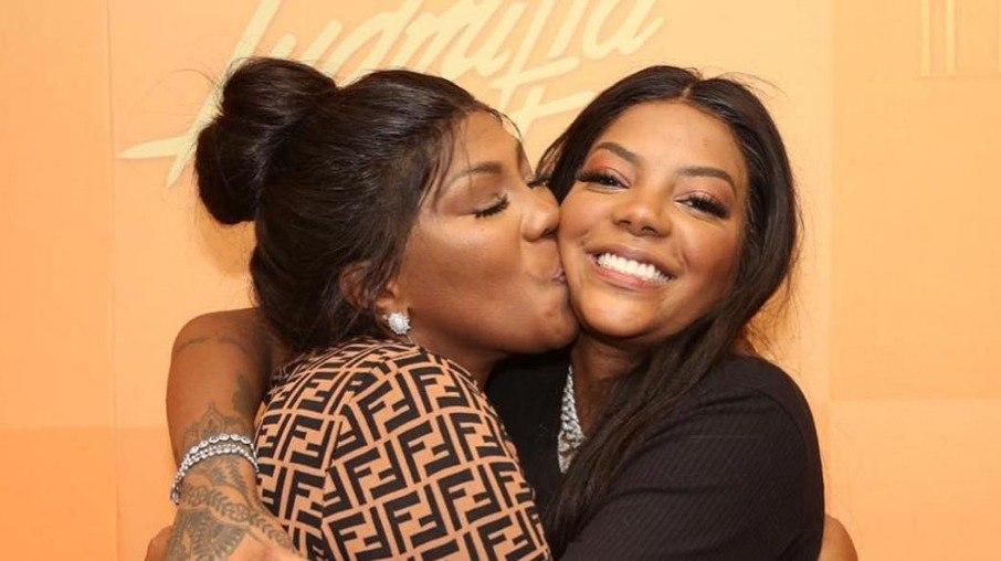 Mãe de Ludmilla cobra Samantha Schmütz: 