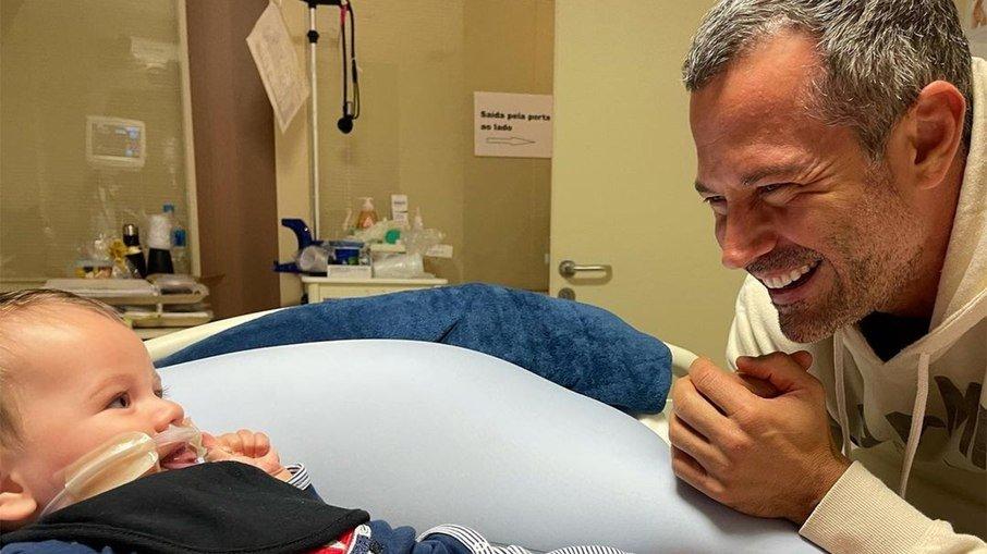 Malvino Salvador desabafa sobre estado de saúde do filho: 