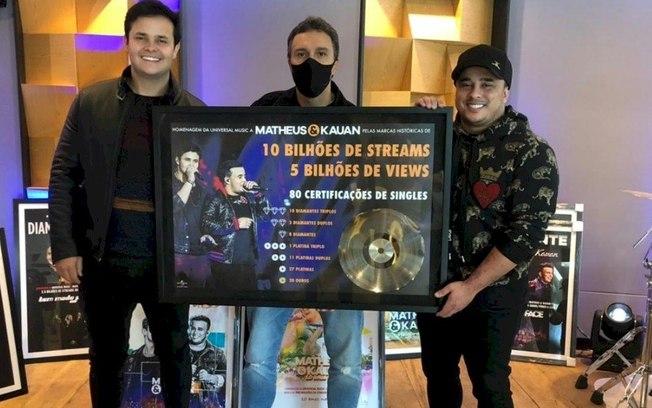Matheus & Kauan recebem certificação por 10 bilhões de streams nas plataformas