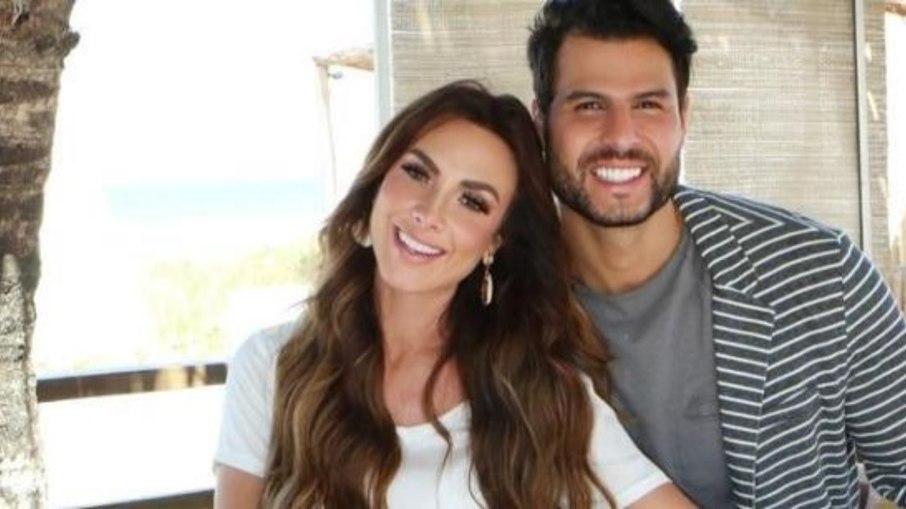 Nicole Bahls teria sido avisada sobre infidelidade de Marcelo Bimbi