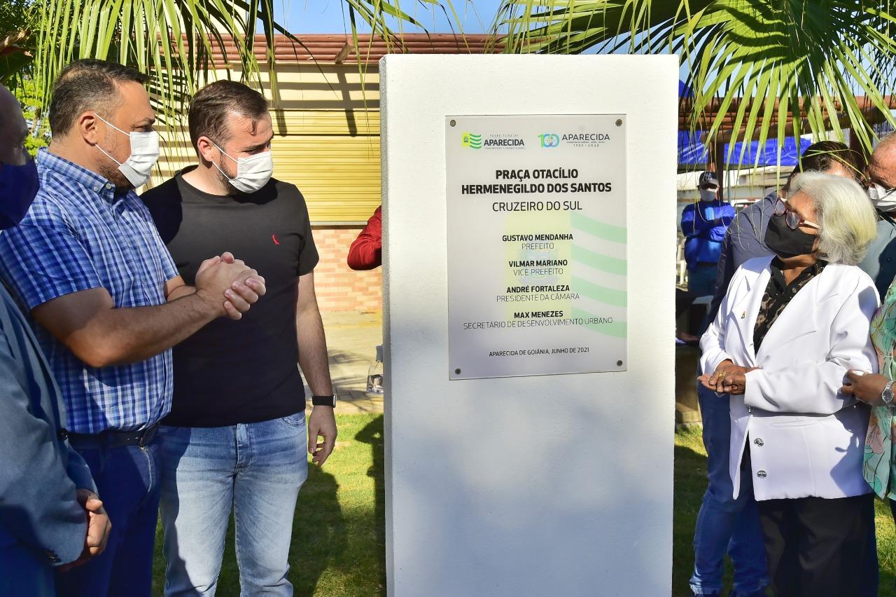 Praça é entregue aos moradores do Cruzeiro do Sul totalmente revitalizada