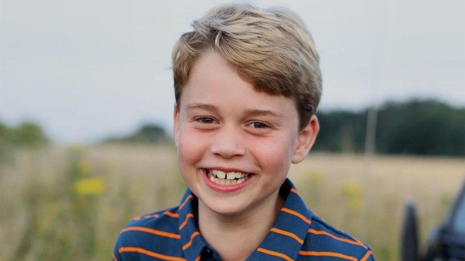 Príncipe George completa 8 anos e família real posta foto super fofa