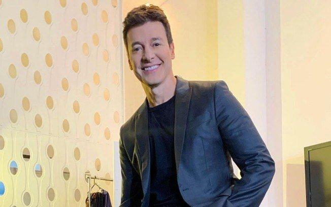 Rodrigo Faro cobra SBT após boato de que se recusou a fazer teste de Covid