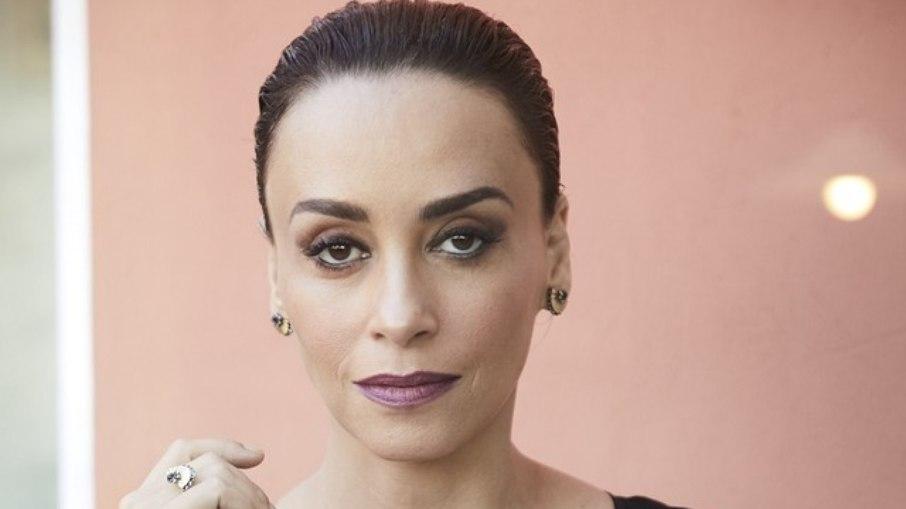 Suzana Pires passa perrengue na fila da vacinação e recebe ajuda inusitada
