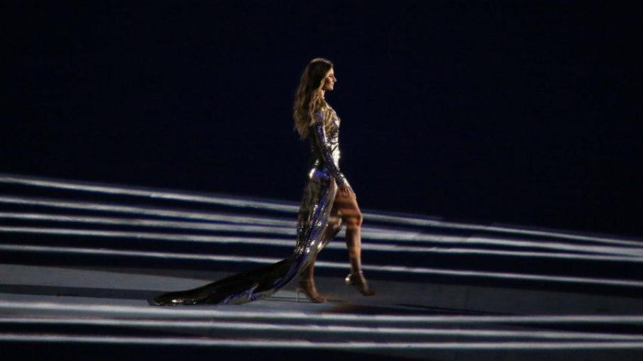 Web relembra desfile de Gisele Bündchen nas Olimpíadas de 2016