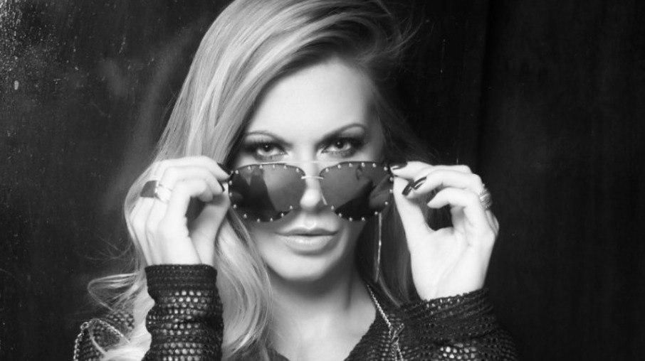 Antonela diz que marido a abandonou e culpa 