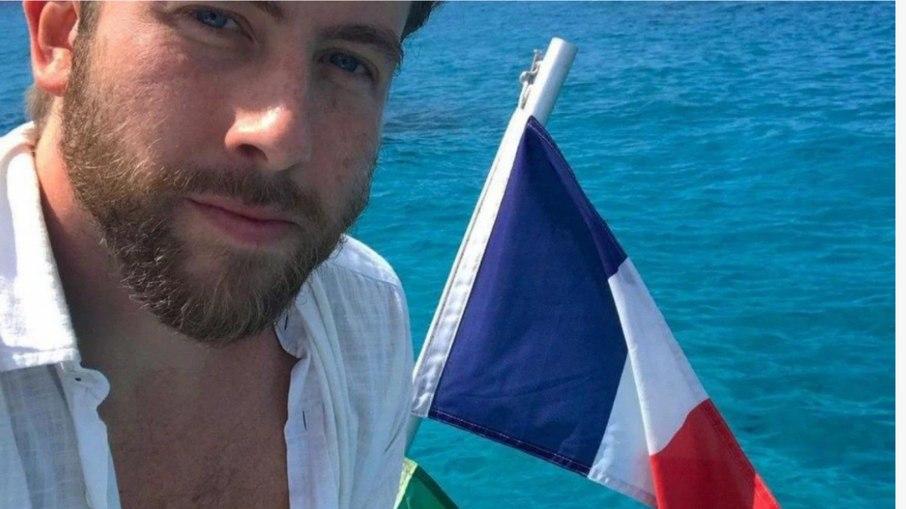 Ator Pedro Nercessian pega Covid em Cannes e fica de fora do casamento do irmão