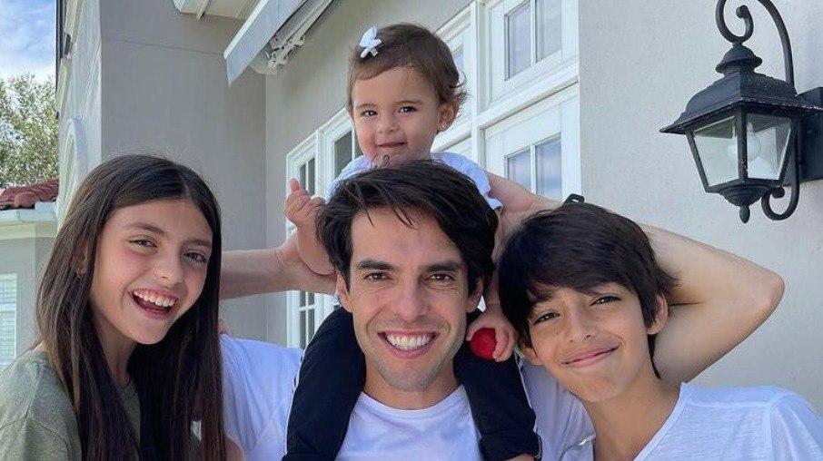 Carol Celico conta que filhos pegaram Covid-19 em temporada com Kaká
