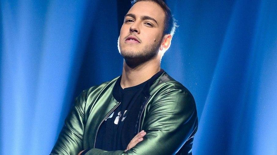 Conheça John Amplificado, o artista do mais novo hit viral da música brasileira